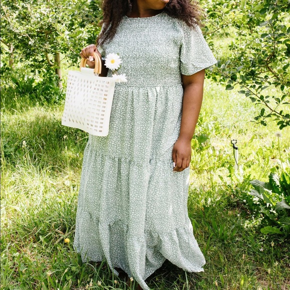 ⭐️LAST⭐️MINT JULEP SMOCKED DRESS - Picture 5 of 13
